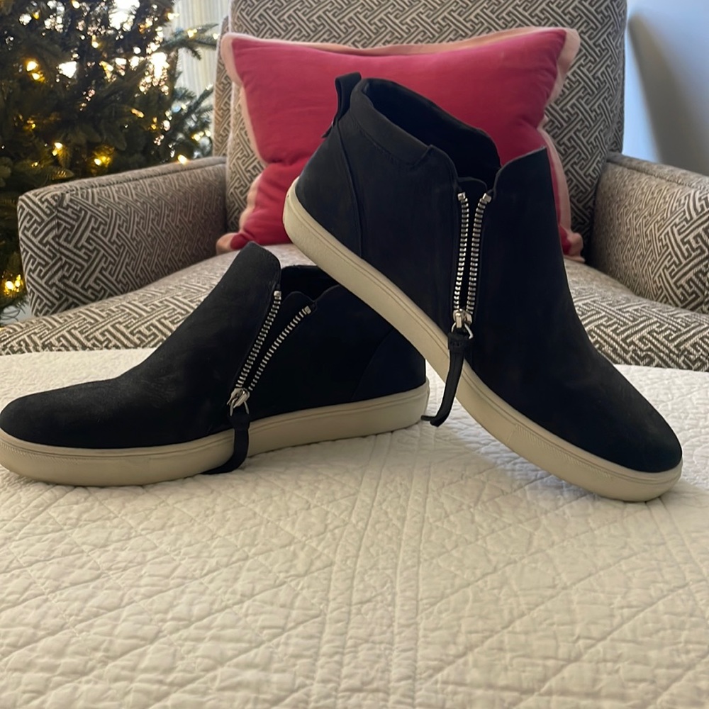 Gianni Bini flats